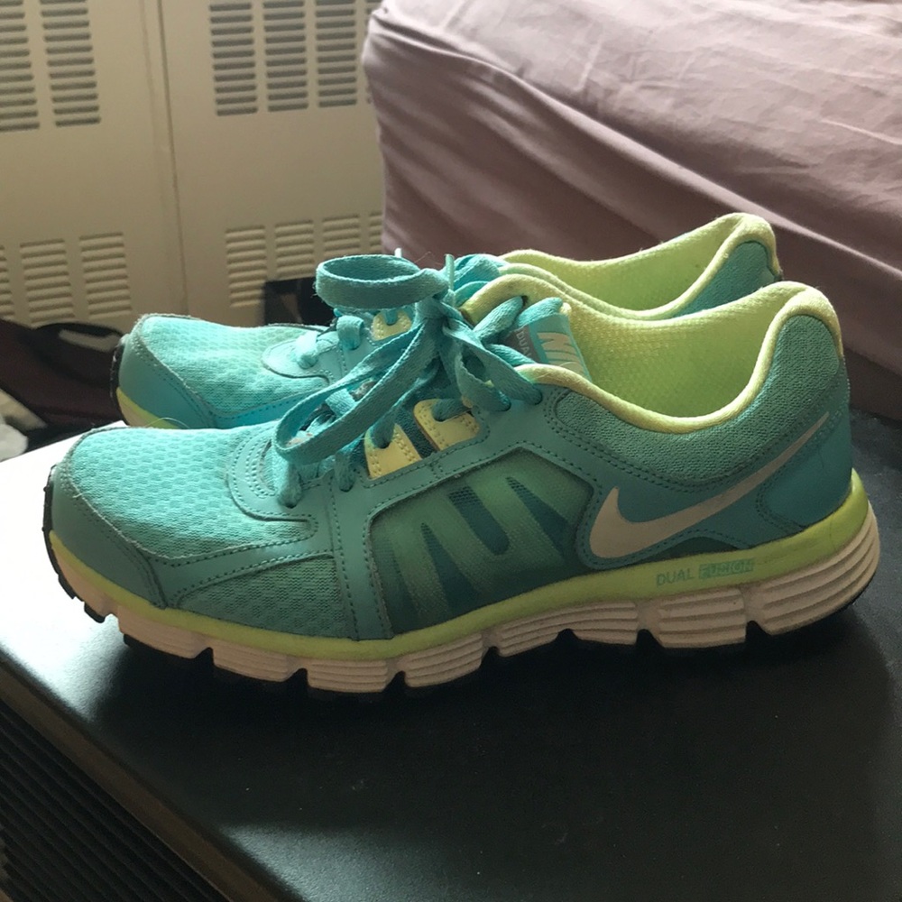 Nike Sneakers - Dual Fusion - Size 8 - Turquoise